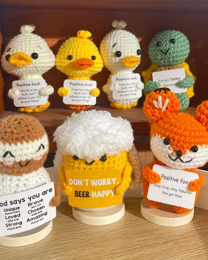 Funny Crochet Animal with Positive Card Ornament Handmade Knitted Ducks Fox Sheep Turtle Desk Figurine Creative Crochet Gift