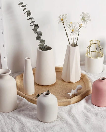 White Ceramic Nordic Vases - Elegant Decorative Flower Arrangements