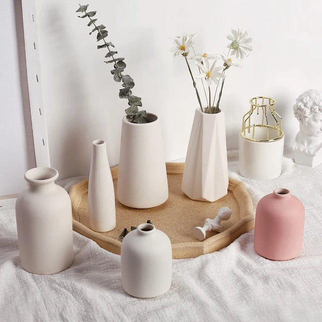 White Ceramic Nordic Vases - Elegant Decorative Flower Arrangements