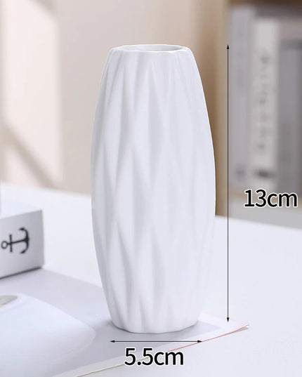 White Ceramic Nordic Vases - Elegant Decorative Flower Arrangements