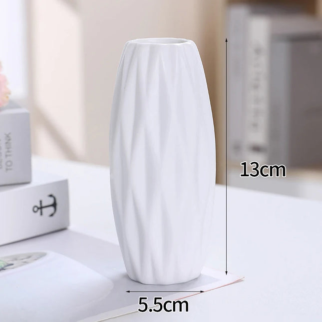 White Ceramic Nordic Vases - Elegant Decorative Flower Arrangements