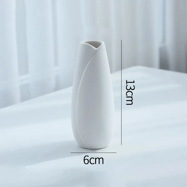 White Ceramic Nordic Vases - Elegant Decorative Flower Arrangements