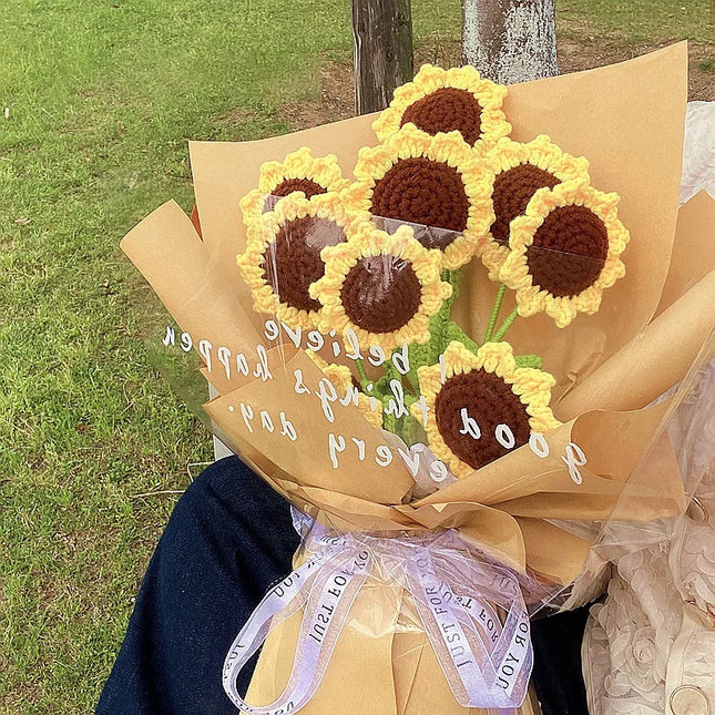 Hand-Knitted Crochet Flower Bouquet - Perfect Gift for Weddings & Graduations