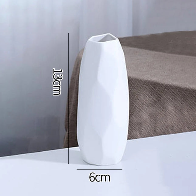 White Ceramic Nordic Vases - Elegant Decorative Flower Arrangements