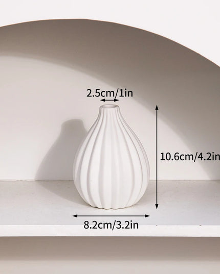 White Ceramic Nordic Vases - Elegant Decorative Flower Arrangements