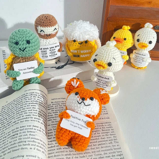 Funny Crochet Animal with Positive Card Ornament Handmade Knitted Ducks Fox Sheep Turtle Desk Figurine Creative Crochet Gift