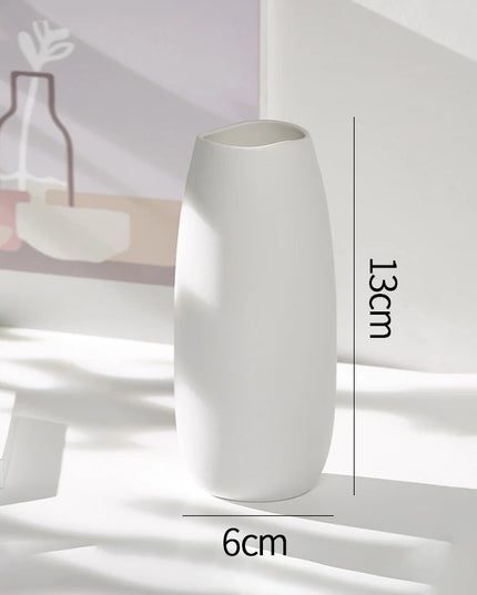 White Ceramic Nordic Vases - Elegant Decorative Flower Arrangements