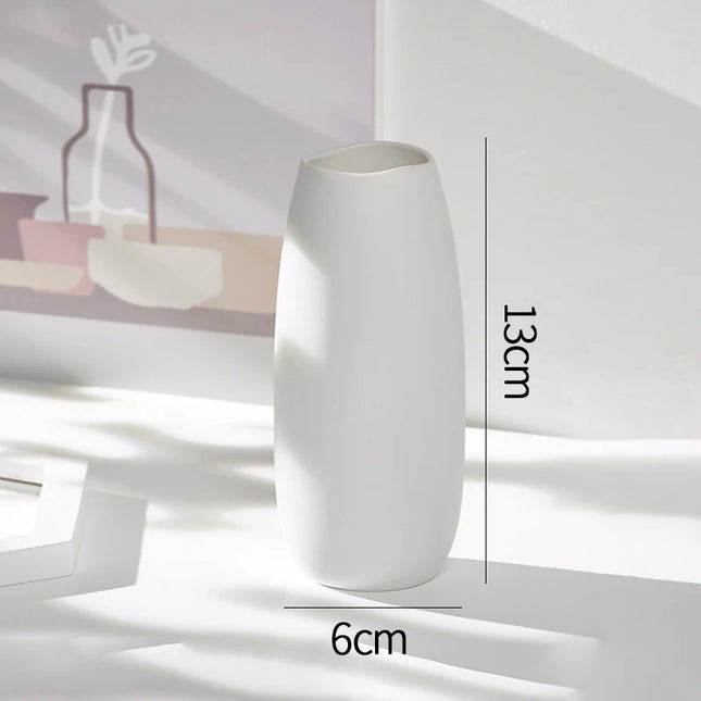 White Ceramic Nordic Vases - Elegant Decorative Flower Arrangements