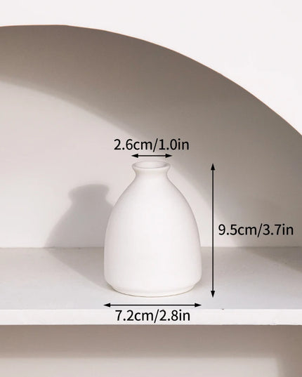 White Ceramic Nordic Vases - Elegant Decorative Flower Arrangements