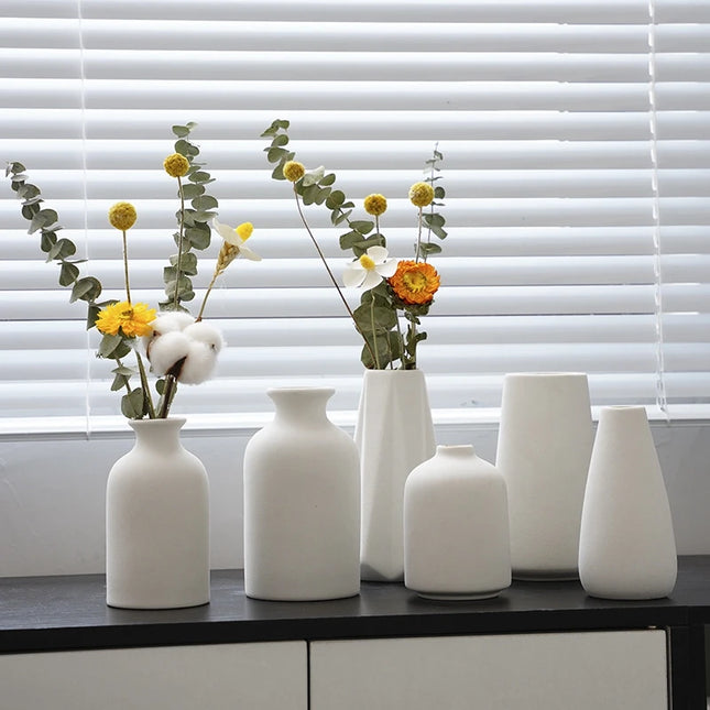 White Nordic Ceramic Flower Vase - Retro Style Decorative Plant Pot