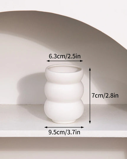 White Ceramic Nordic Vases - Elegant Decorative Flower Arrangements