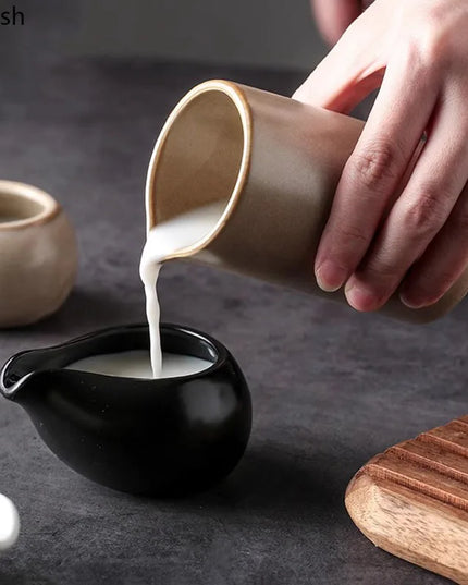 Retro Ceramic Matte Gravy Boat - Stylish Kitchen Tableware for Sauces