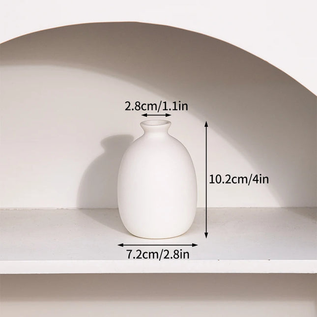 White Ceramic Nordic Vases - Elegant Decorative Flower Arrangements